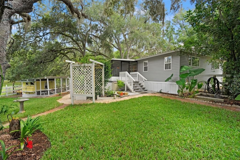 For Sale: $299,000 (2 beds, 2 baths, 1248 Square Feet)