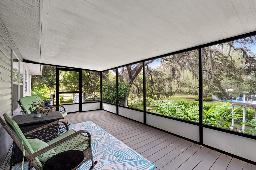 For Sale: $299,000 (2 beds, 2 baths, 1248 Square Feet)