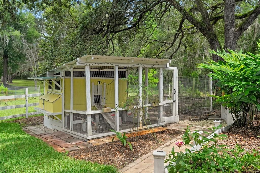 For Sale: $299,000 (2 beds, 2 baths, 1248 Square Feet)