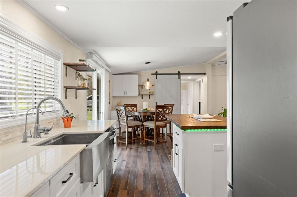 For Sale: $299,000 (2 beds, 2 baths, 1248 Square Feet)