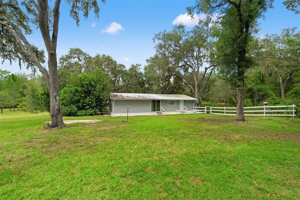 For Sale: $299,000 (2 beds, 2 baths, 1248 Square Feet)