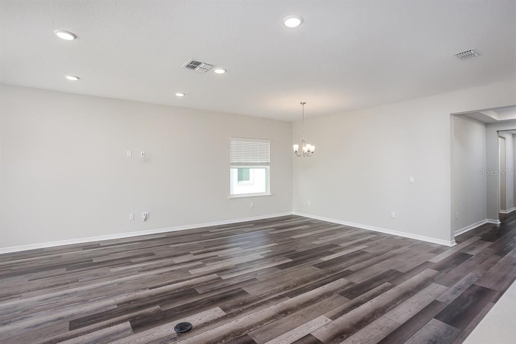 Active With Contract: $354,900 (4 beds, 2 baths, 2151 Square Feet)