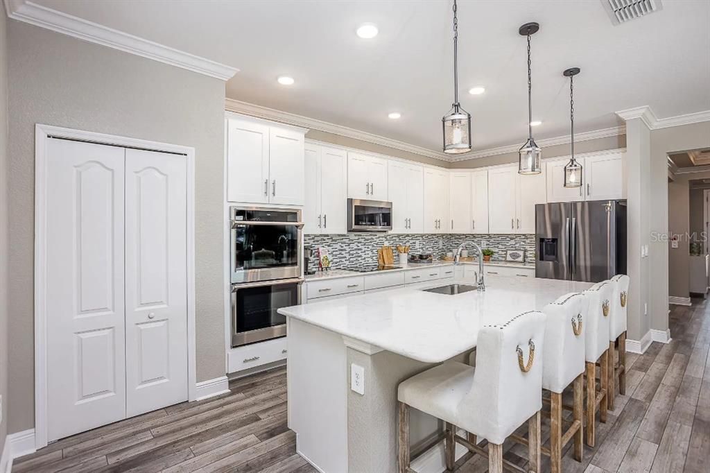 Active With Contract: $354,900 (4 beds, 2 baths, 2151 Square Feet)