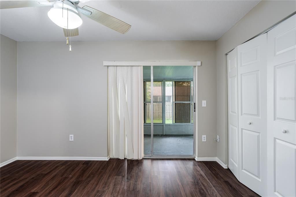 待售: $138,900 (2 贝兹, 2 浴室, 960 平方英尺)