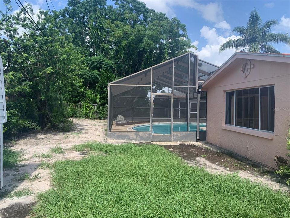 合同活跃: $245,000 (2 贝兹, 2 浴室, 1497 平方英尺)