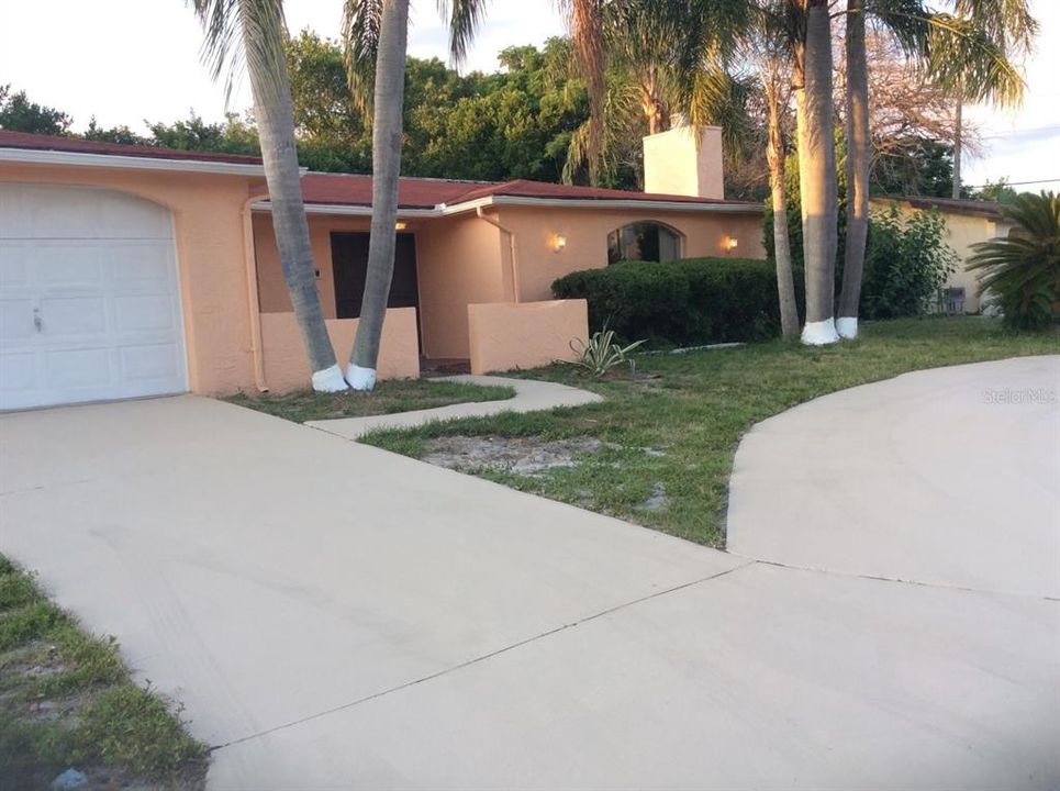 合同活跃: $245,000 (2 贝兹, 2 浴室, 1497 平方英尺)