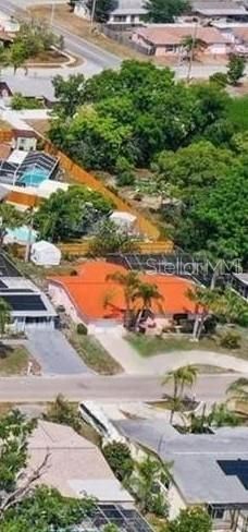 合同活跃: $245,000 (2 贝兹, 2 浴室, 1497 平方英尺)