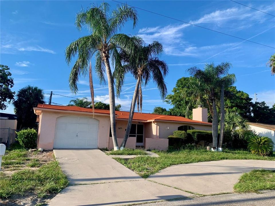 合同活跃: $245,000 (2 贝兹, 2 浴室, 1497 平方英尺)