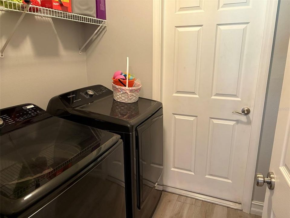 Activo con contrato: $230,000 (3 camas, 2 baños, 1402 Pies cuadrados)