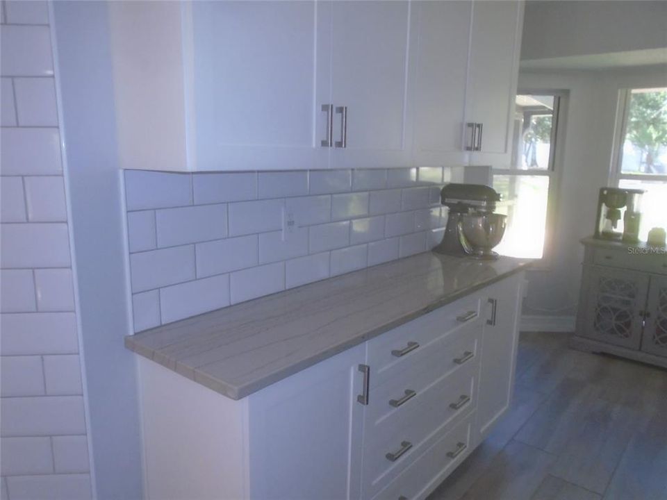 Activo con contrato: $230,000 (3 camas, 2 baños, 1402 Pies cuadrados)