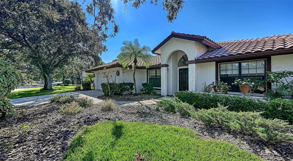 Activo con contrato: $642,000 (3 camas, 2 baños, 2232 Pies cuadrados)