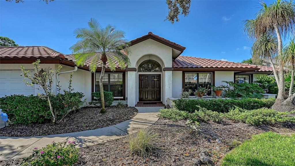 Activo con contrato: $642,000 (3 camas, 2 baños, 2232 Pies cuadrados)