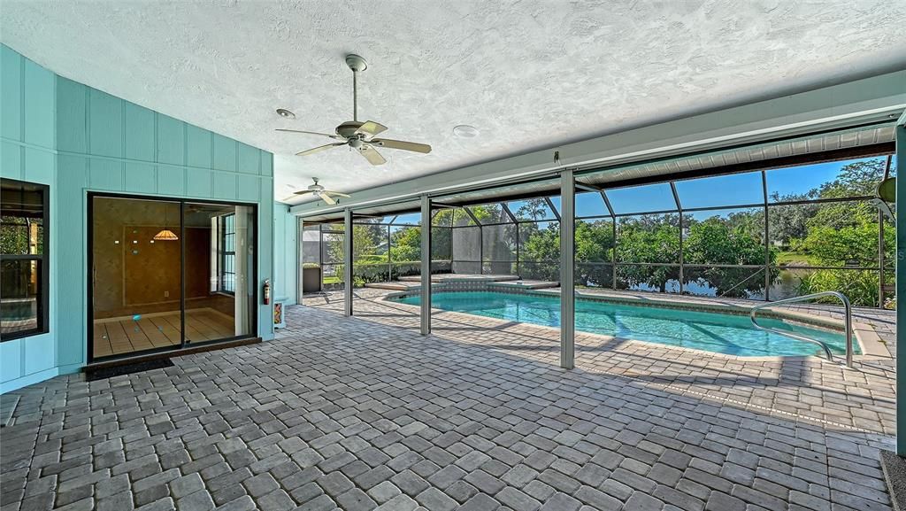 Activo con contrato: $642,000 (3 camas, 2 baños, 2232 Pies cuadrados)