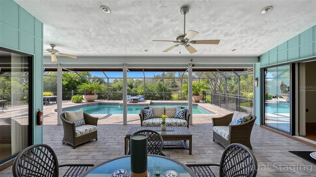 Activo con contrato: $642,000 (3 camas, 2 baños, 2232 Pies cuadrados)