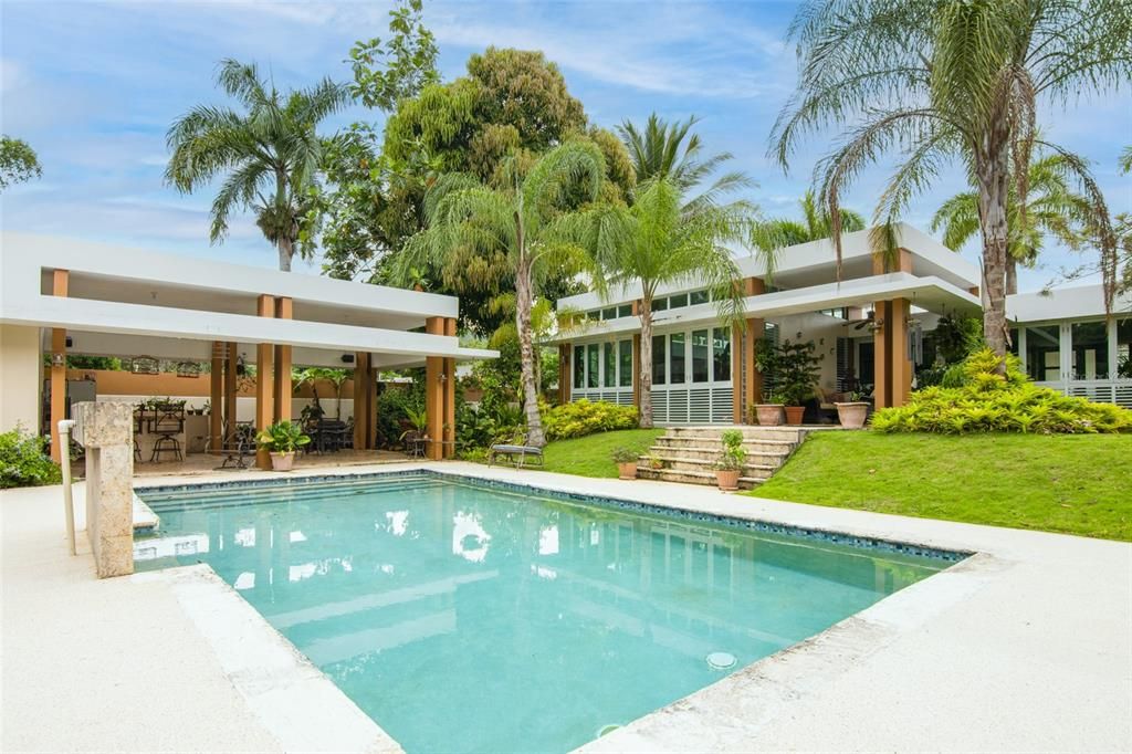 Под контрактом: $625,000 (4 спален, 2 ванн, 2666 Квадратных фут)