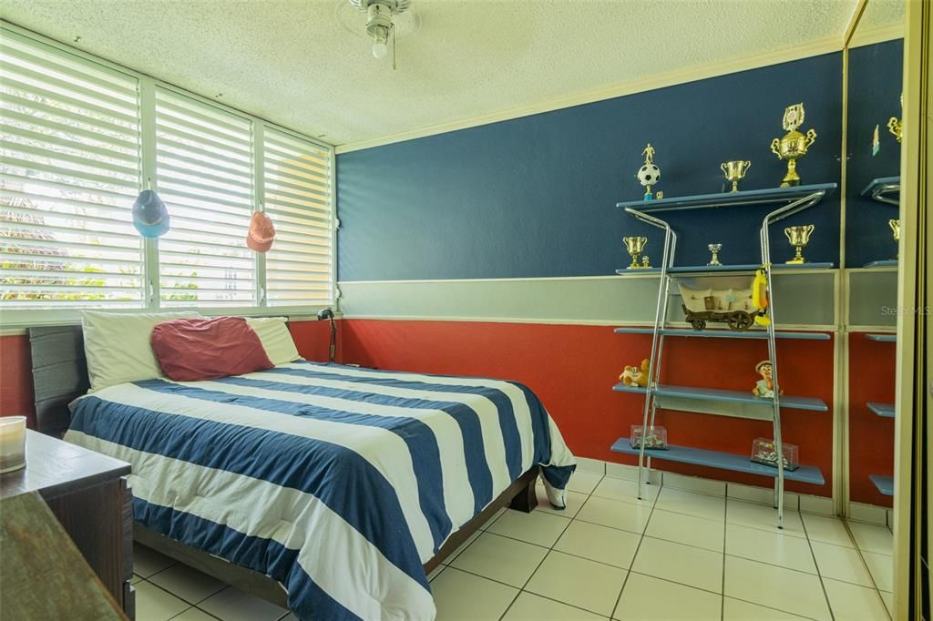 Под контрактом: $625,000 (4 спален, 2 ванн, 2666 Квадратных фут)