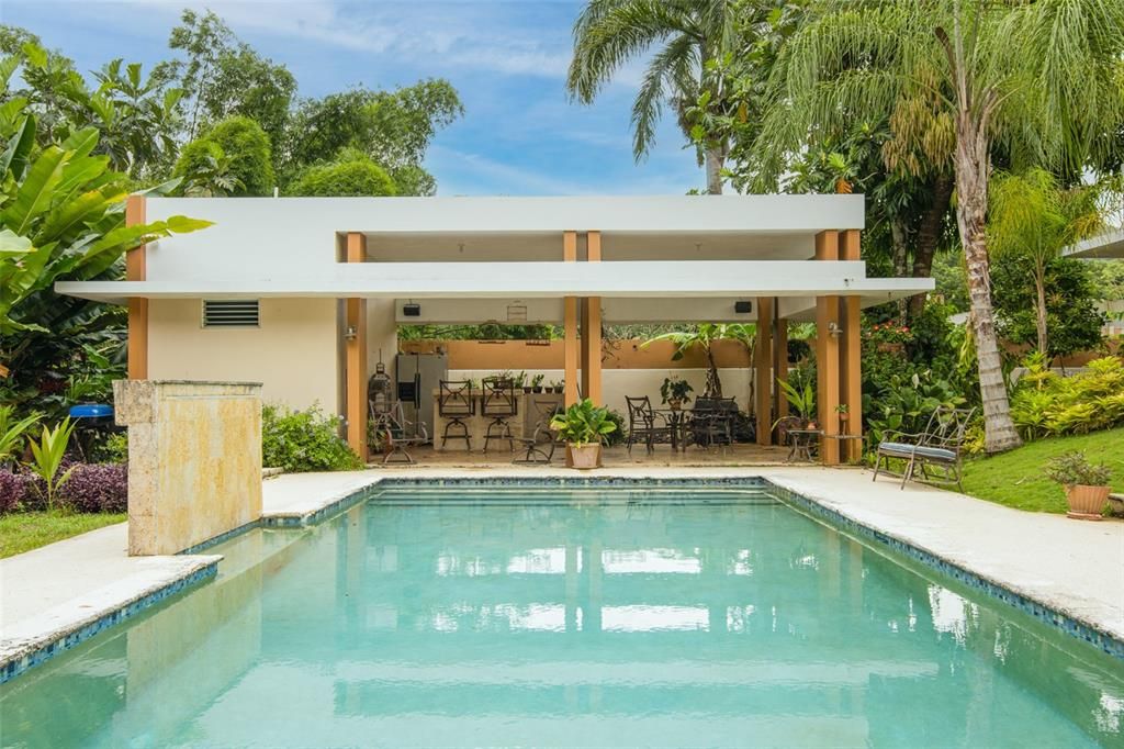 Под контрактом: $625,000 (4 спален, 2 ванн, 2666 Квадратных фут)