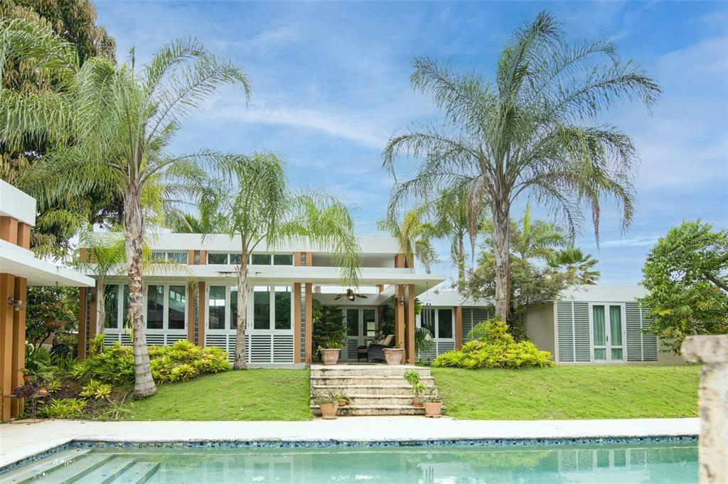 Под контрактом: $625,000 (4 спален, 2 ванн, 2666 Квадратных фут)