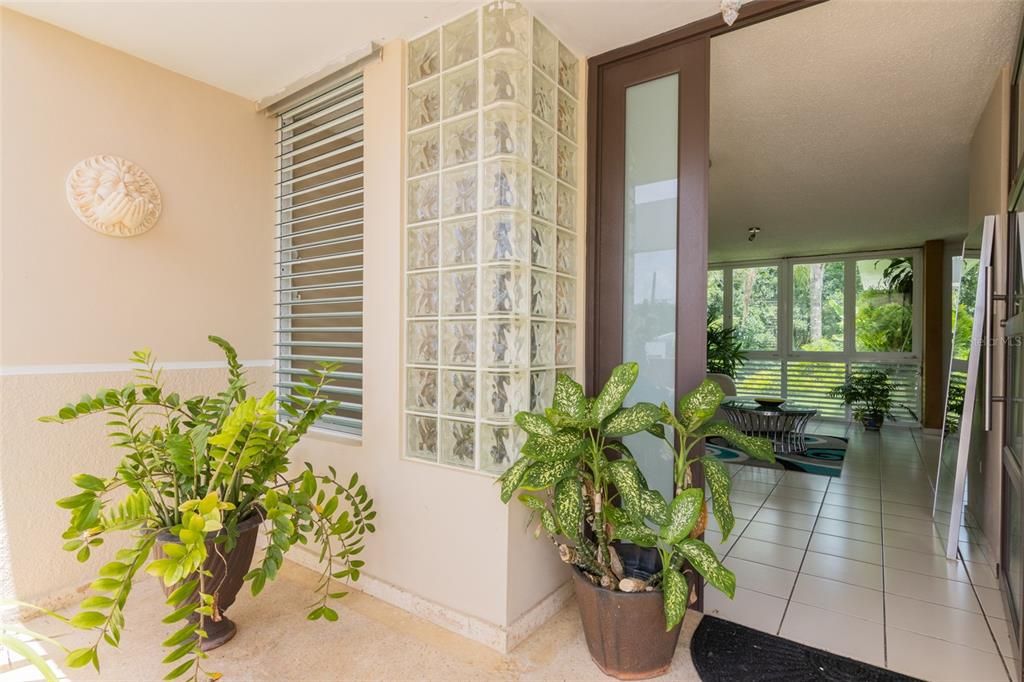 Под контрактом: $625,000 (4 спален, 2 ванн, 2666 Квадратных фут)