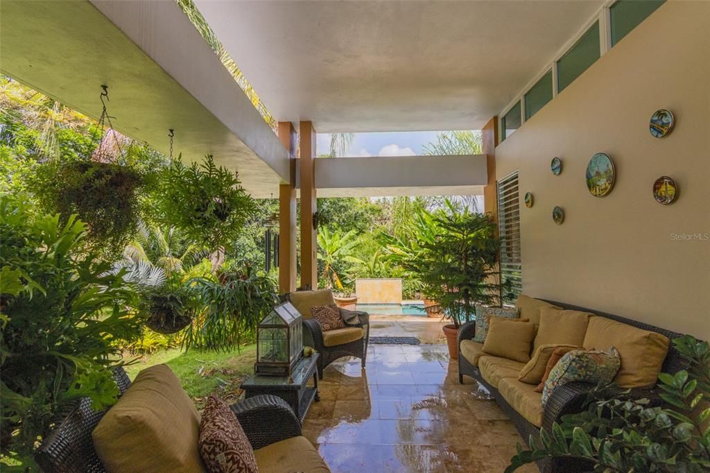 Под контрактом: $625,000 (4 спален, 2 ванн, 2666 Квадратных фут)