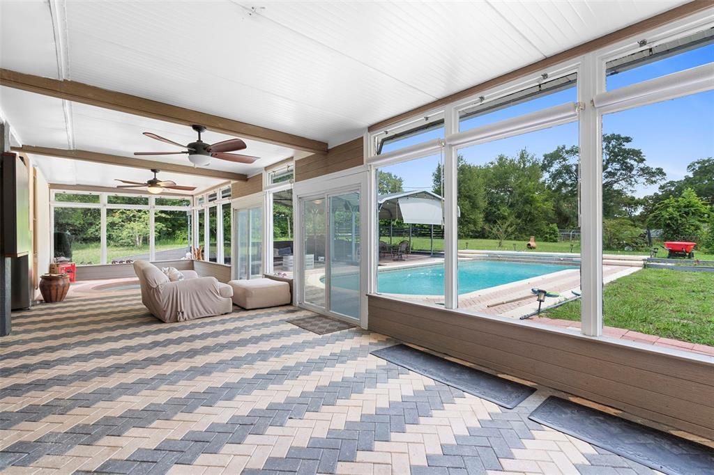 Active With Contract: $600,000 (5 beds, 3 baths, 2643 Square Feet)