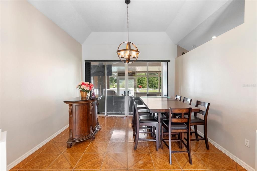 Active With Contract: $600,000 (5 beds, 3 baths, 2643 Square Feet)