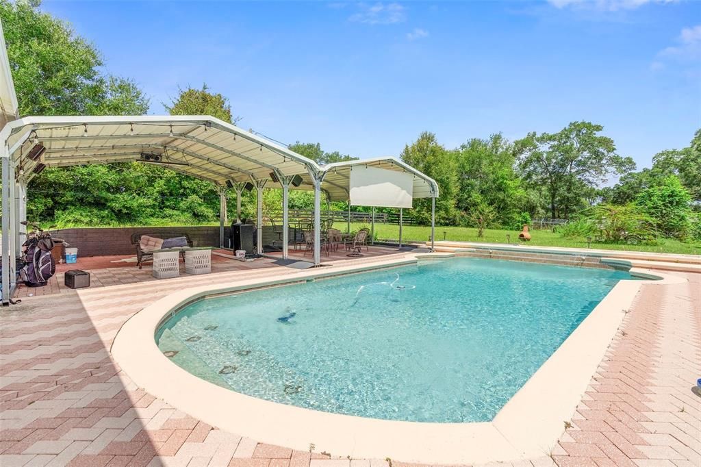 Active With Contract: $600,000 (5 beds, 3 baths, 2643 Square Feet)