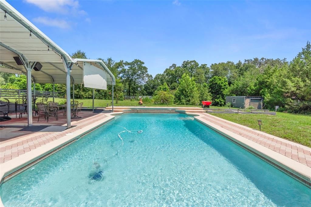 Active With Contract: $600,000 (5 beds, 3 baths, 2643 Square Feet)