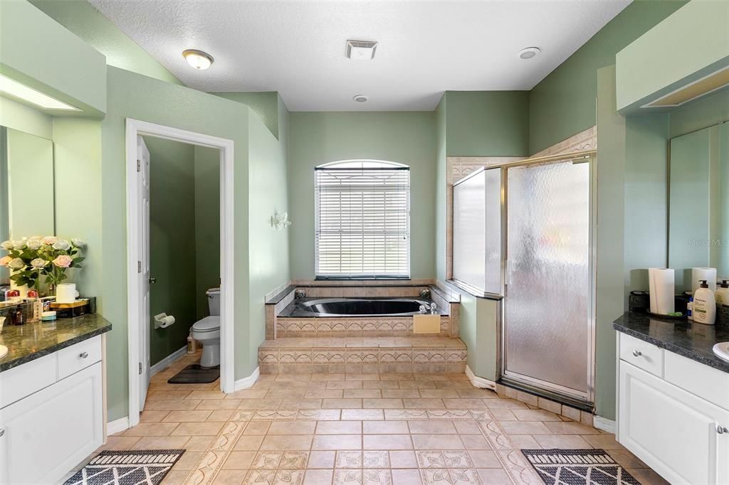 Active With Contract: $600,000 (5 beds, 3 baths, 2643 Square Feet)