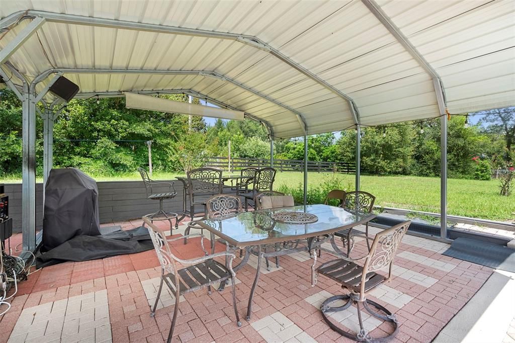 Active With Contract: $600,000 (5 beds, 3 baths, 2643 Square Feet)