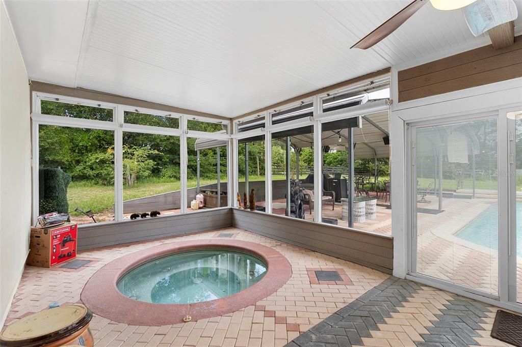 Active With Contract: $600,000 (5 beds, 3 baths, 2643 Square Feet)