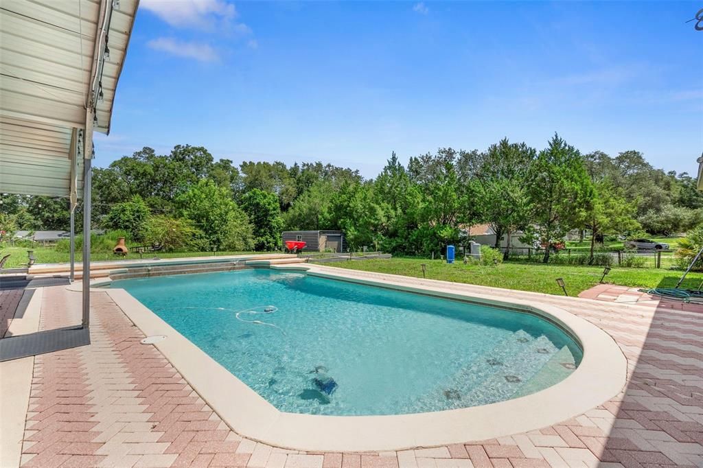 Active With Contract: $600,000 (5 beds, 3 baths, 2643 Square Feet)