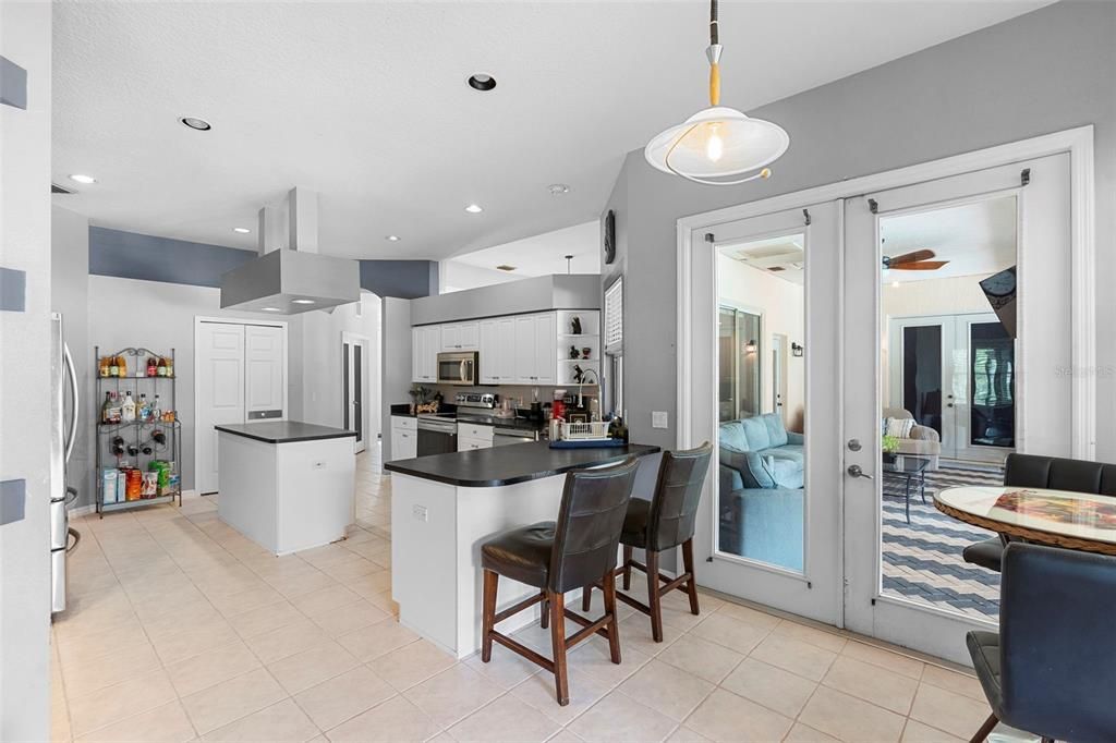 Active With Contract: $600,000 (5 beds, 3 baths, 2643 Square Feet)