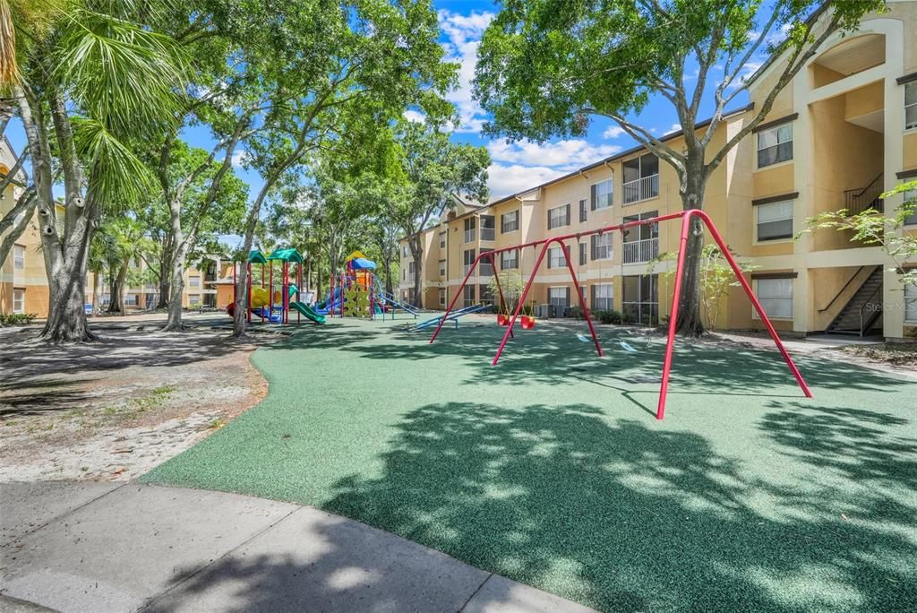 Под контрактом: $249,000 (2 спален, 2 ванн, 1003 Квадратных фут)