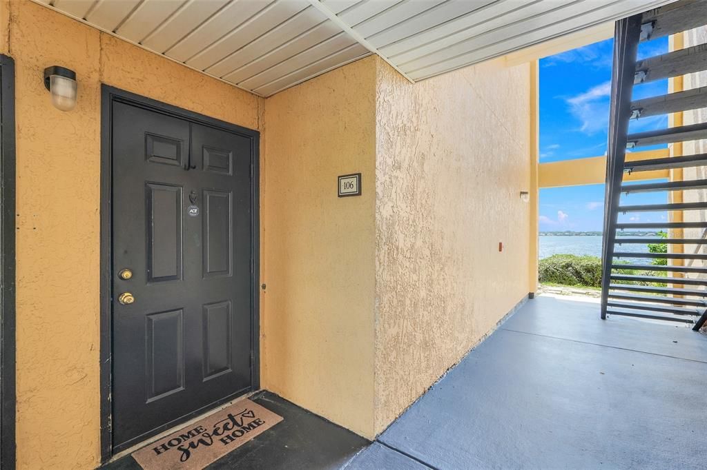 Под контрактом: $249,000 (2 спален, 2 ванн, 1003 Квадратных фут)