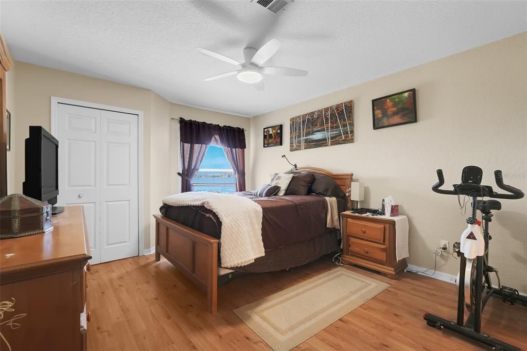 Под контрактом: $249,000 (2 спален, 2 ванн, 1003 Квадратных фут)