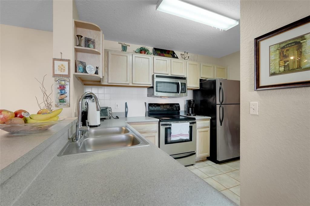 Под контрактом: $249,000 (2 спален, 2 ванн, 1003 Квадратных фут)