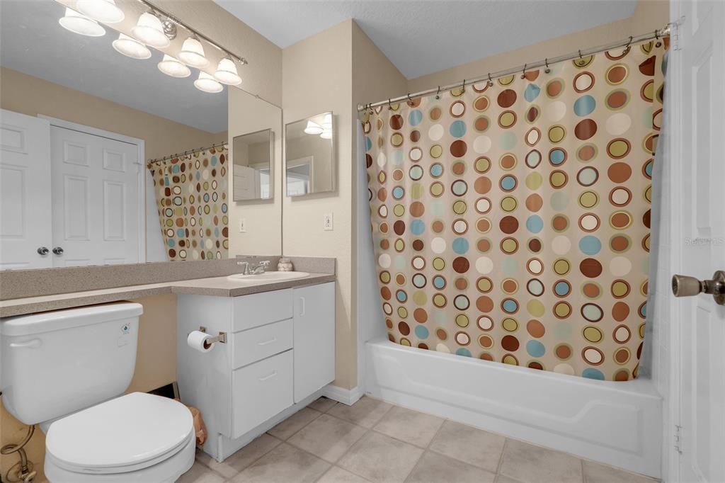 Под контрактом: $249,000 (2 спален, 2 ванн, 1003 Квадратных фут)