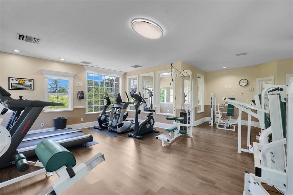 Под контрактом: $249,000 (2 спален, 2 ванн, 1003 Квадратных фут)