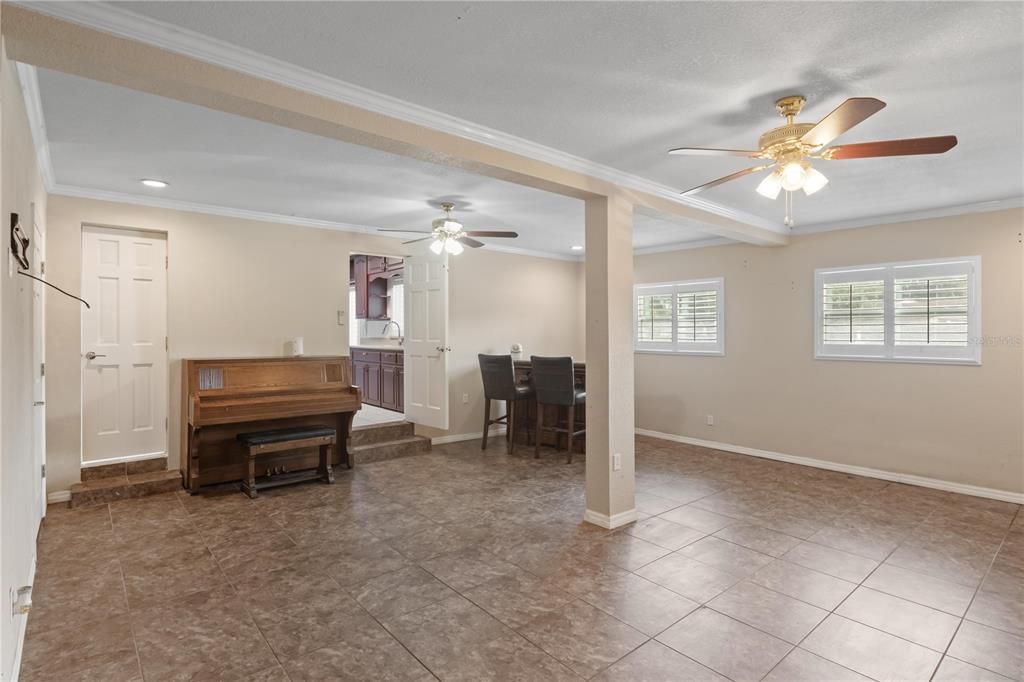 For Sale: $499,900 (3 beds, 2 baths, 2058 Square Feet)