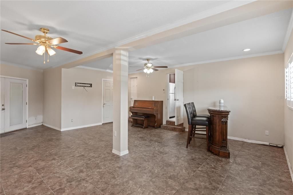 For Sale: $499,900 (3 beds, 2 baths, 2058 Square Feet)