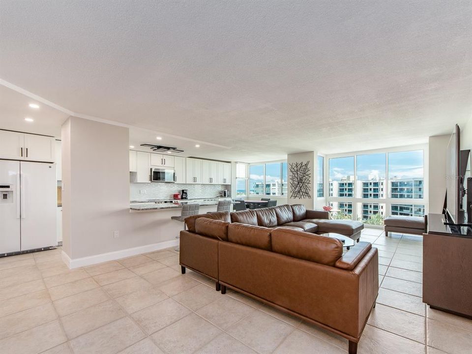 Activo con contrato: $3,250 (2 camas, 2 baños, 1350 Pies cuadrados)