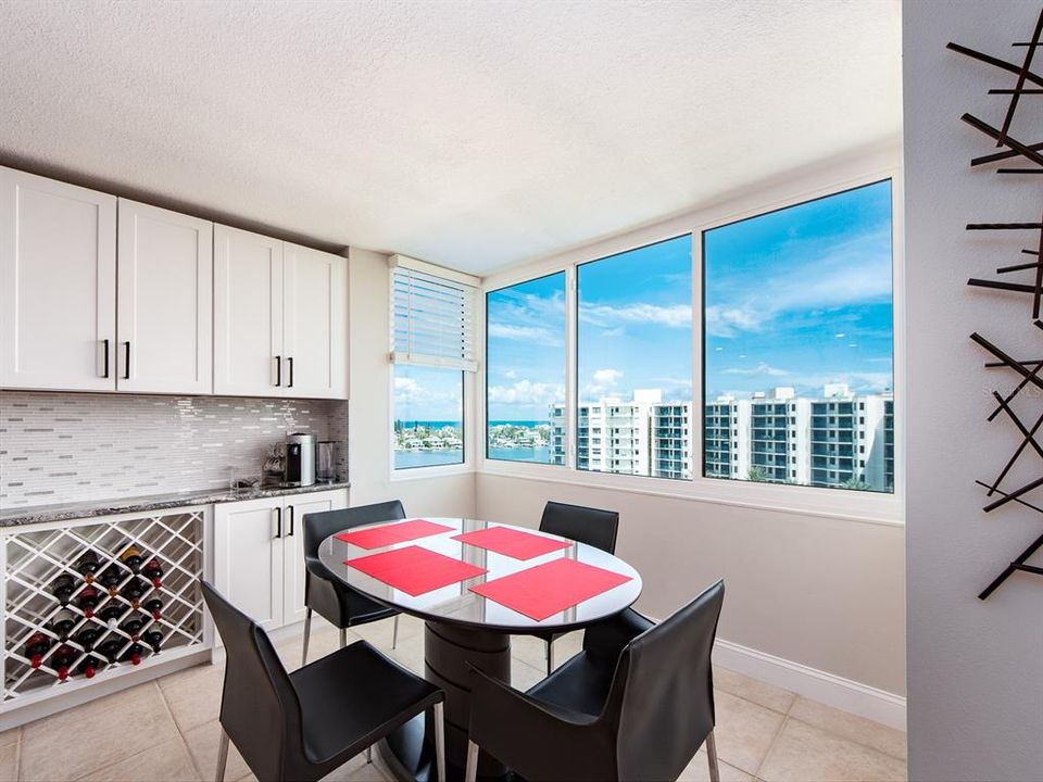 Activo con contrato: $3,250 (2 camas, 2 baños, 1350 Pies cuadrados)