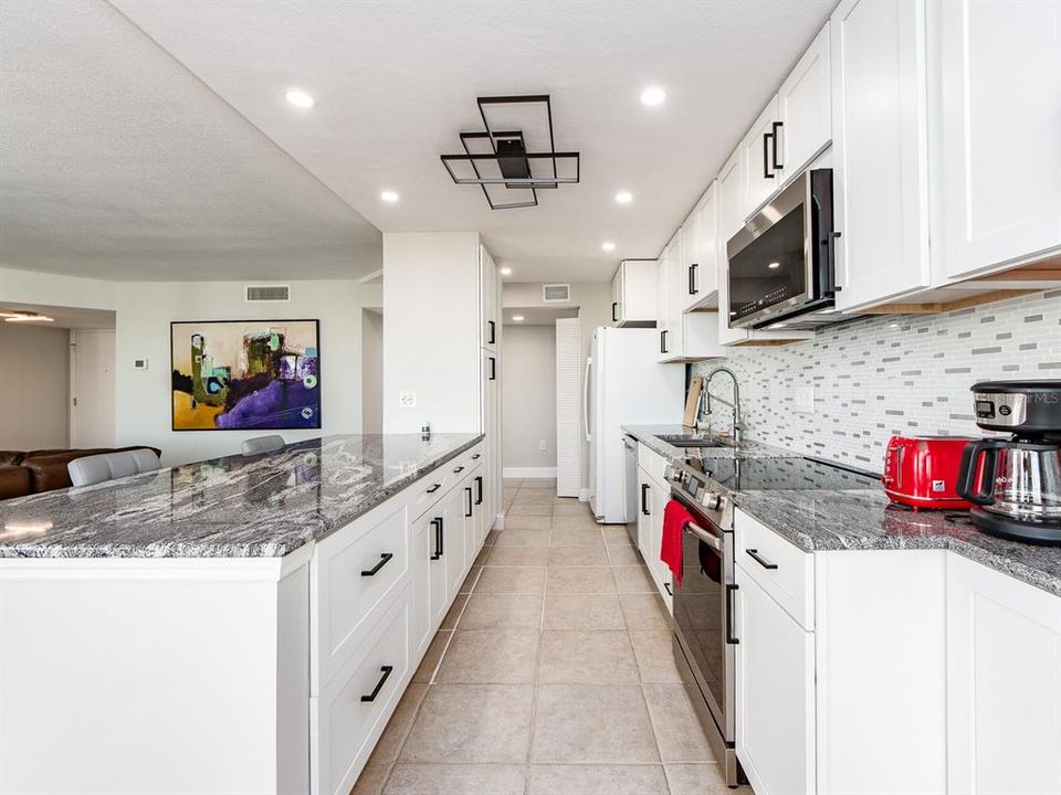 Activo con contrato: $3,250 (2 camas, 2 baños, 1350 Pies cuadrados)