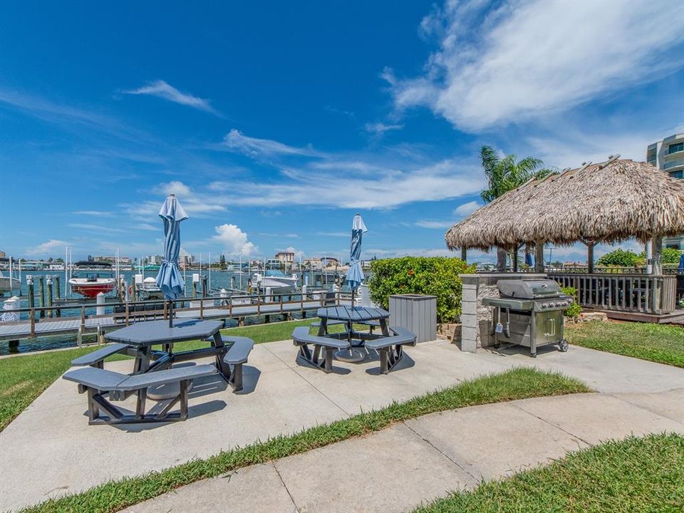 Activo con contrato: $3,250 (2 camas, 2 baños, 1350 Pies cuadrados)