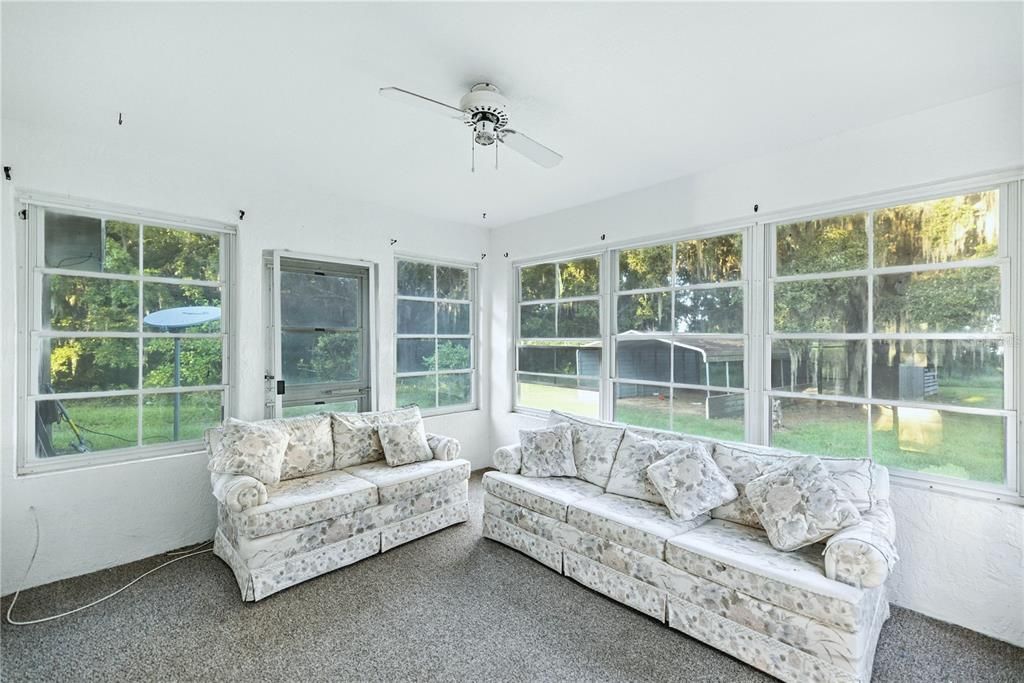 For Sale: $435,000 (3 beds, 2 baths, 1304 Square Feet)