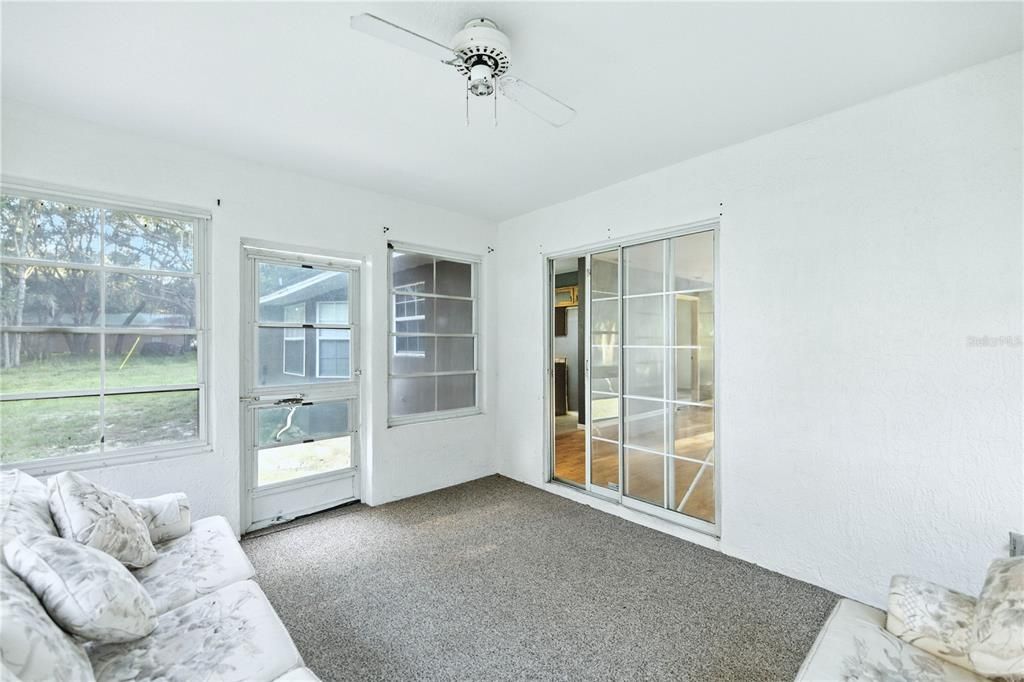 For Sale: $435,000 (3 beds, 2 baths, 1304 Square Feet)