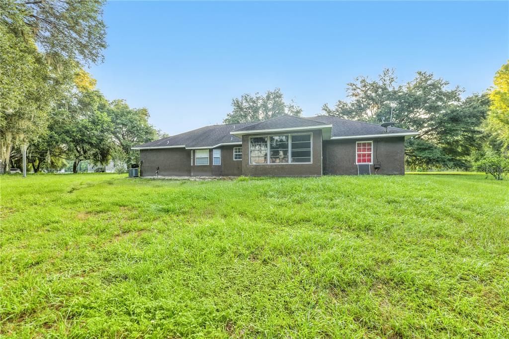 For Sale: $435,000 (3 beds, 2 baths, 1304 Square Feet)