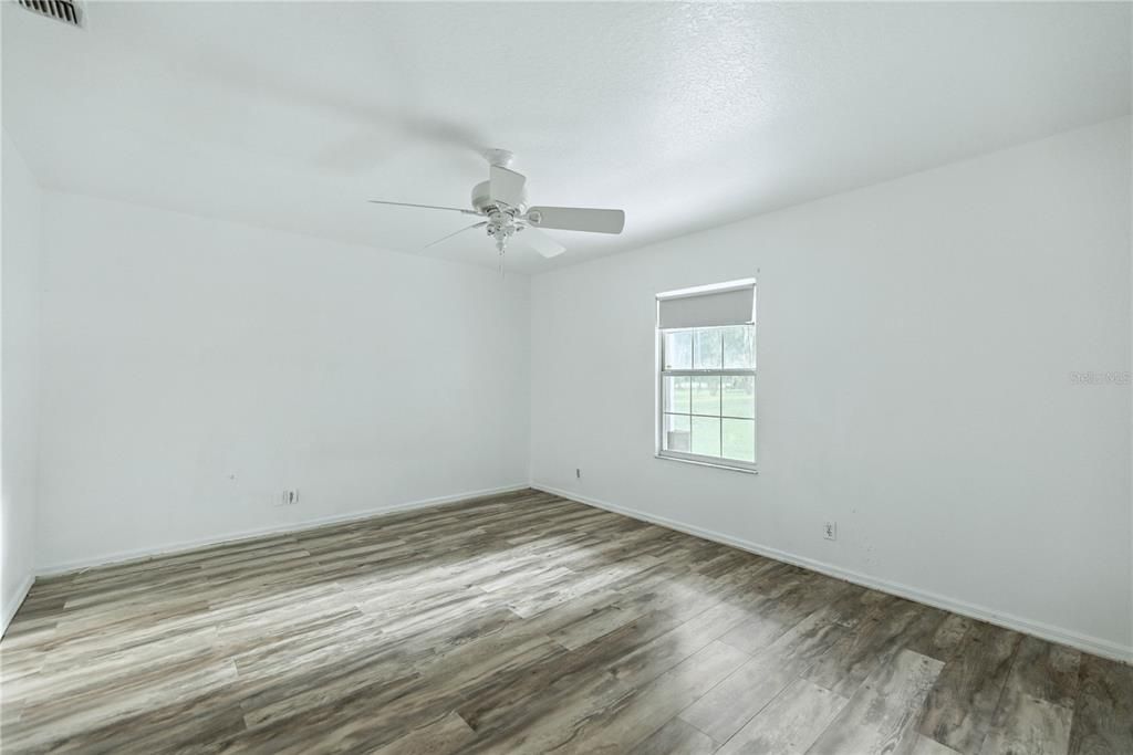 For Sale: $435,000 (3 beds, 2 baths, 1304 Square Feet)