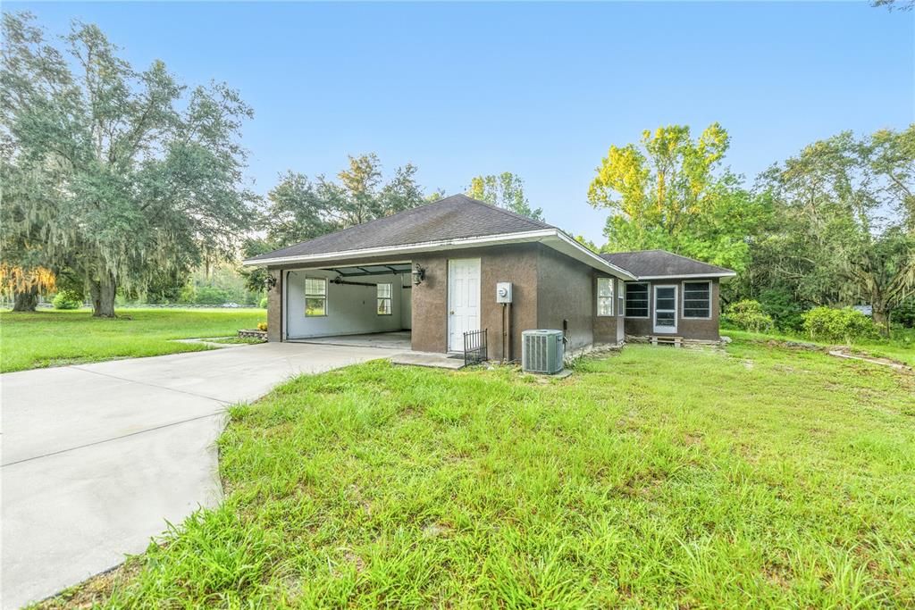 For Sale: $435,000 (3 beds, 2 baths, 1304 Square Feet)